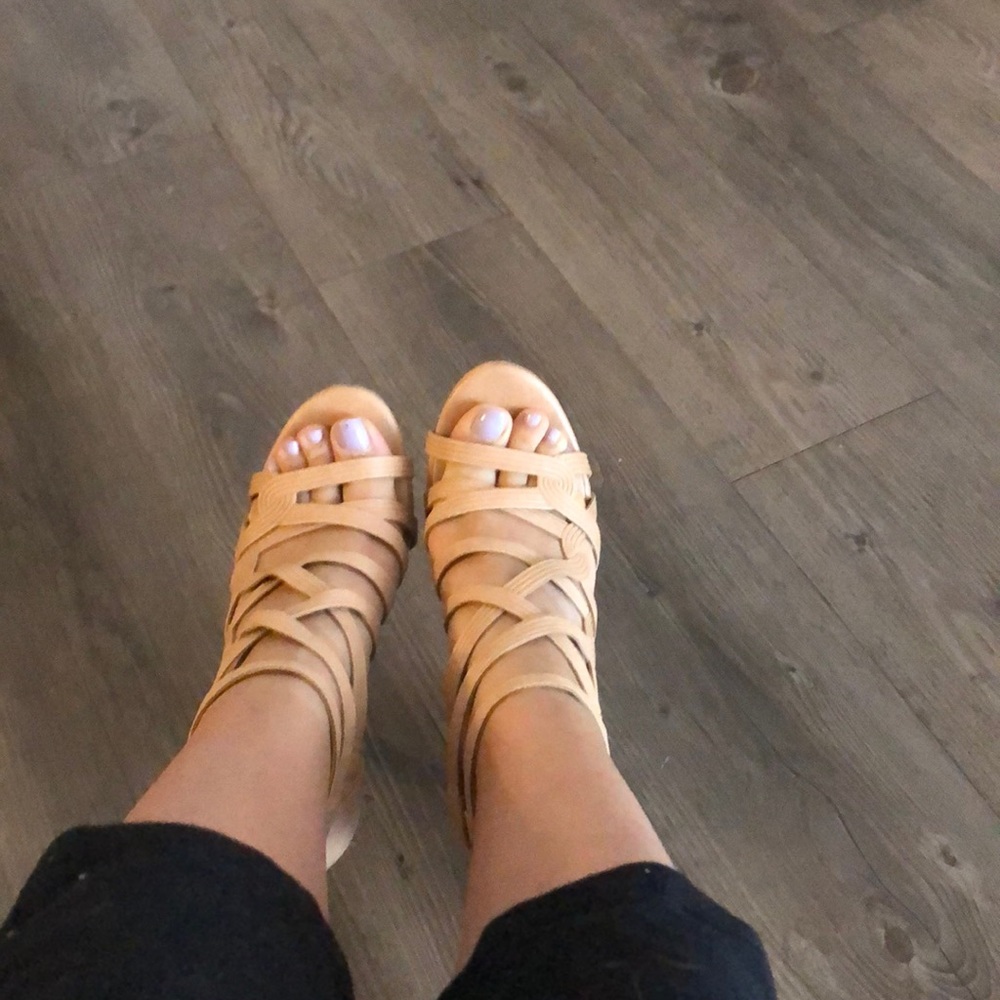 Jessica Simpson tan JS-Rainah heels